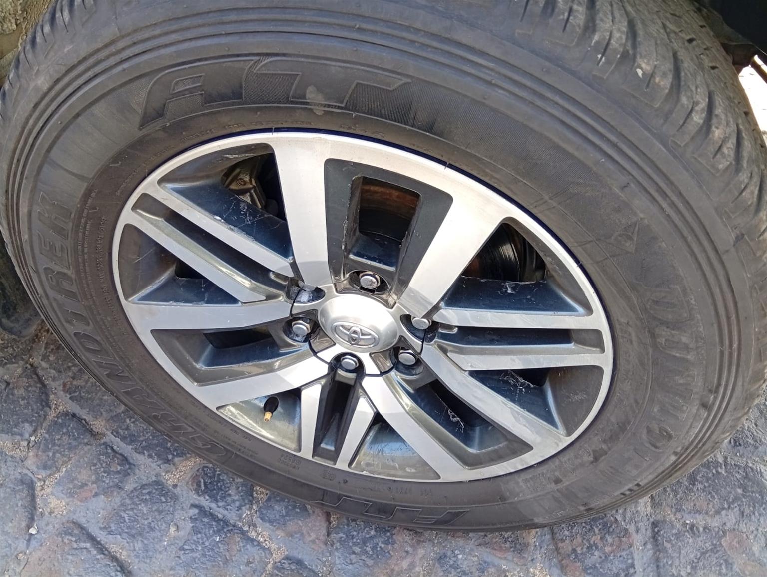Fortuner 2.8GD-6 SUV 2017 7Seater Diesel Manual 98,000km Leather Seats, G