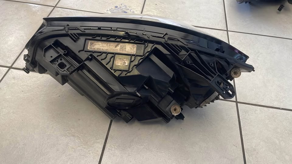Mercedes Benz A class 176 facelift headlight