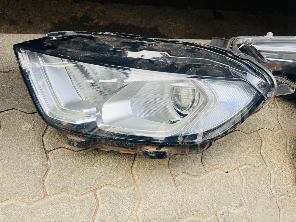 Ford Ecosport headlight - Private Seller Ford Ecosport headlight - Private Seller