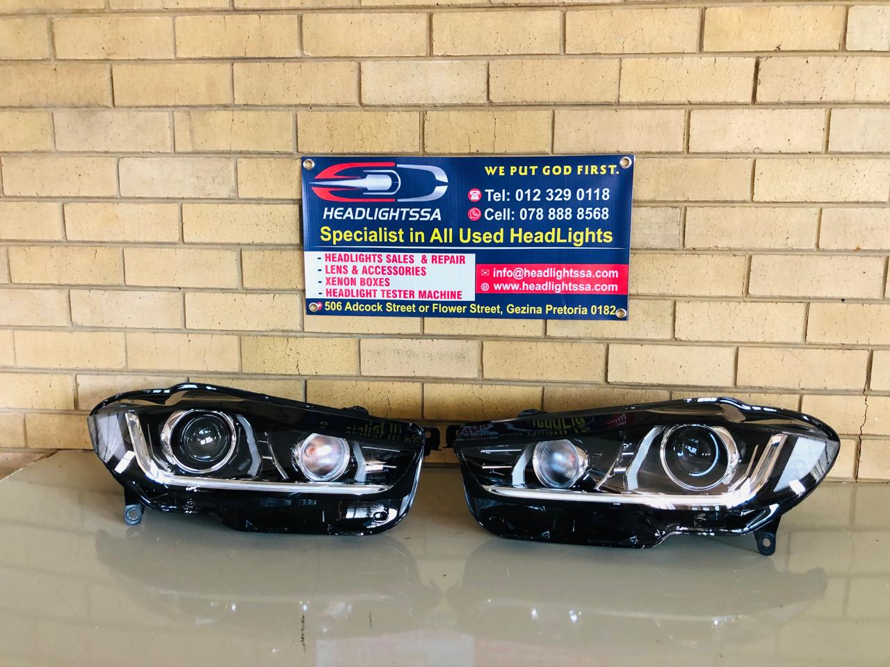 Jaguar XE X760 LH and RH xenon headlight (11 pin) - Private Seller Jaguar XE X760 LH and RH xenon headlight (11 pin) - Private Seller