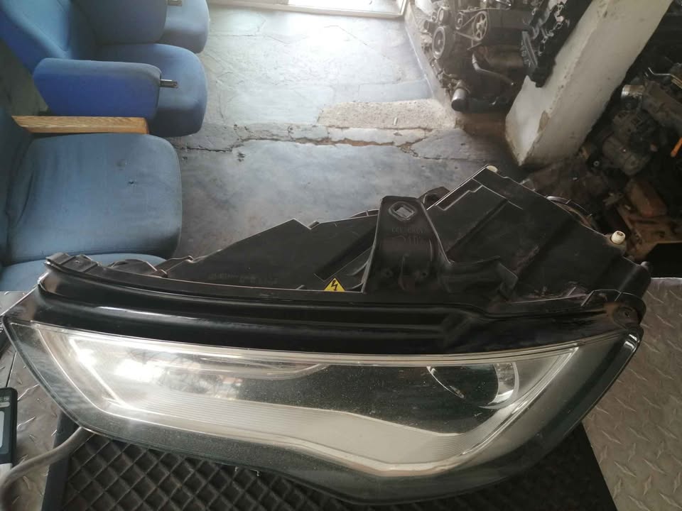 Audi A3 2014 Headlight Complete For Sale - Private Seller Audi A3 2014 Headlight Complete For Sale - Private Seller