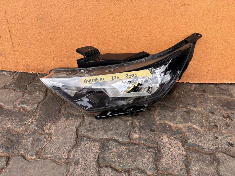 2024 Hyundai i20 Headlight - Private Seller 2024 Hyundai i20 Headlight - Private Seller