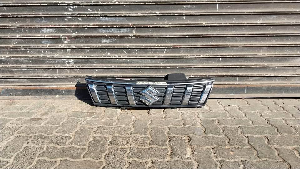 Suzuki Vitara grille - Private Seller Suzuki Vitara grille - Private Seller