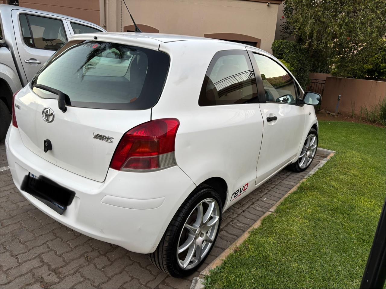 New 2010 Toyota Yaris 1.0 3-door T1 - Private Seller