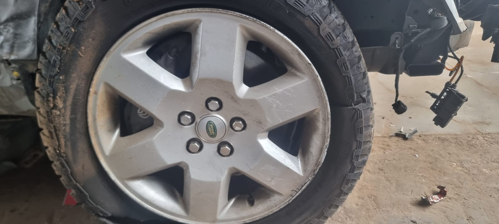 2007 Range Rover Sport 4.2l V8 S/C Rim & Tyre Set for sale - Private Seller