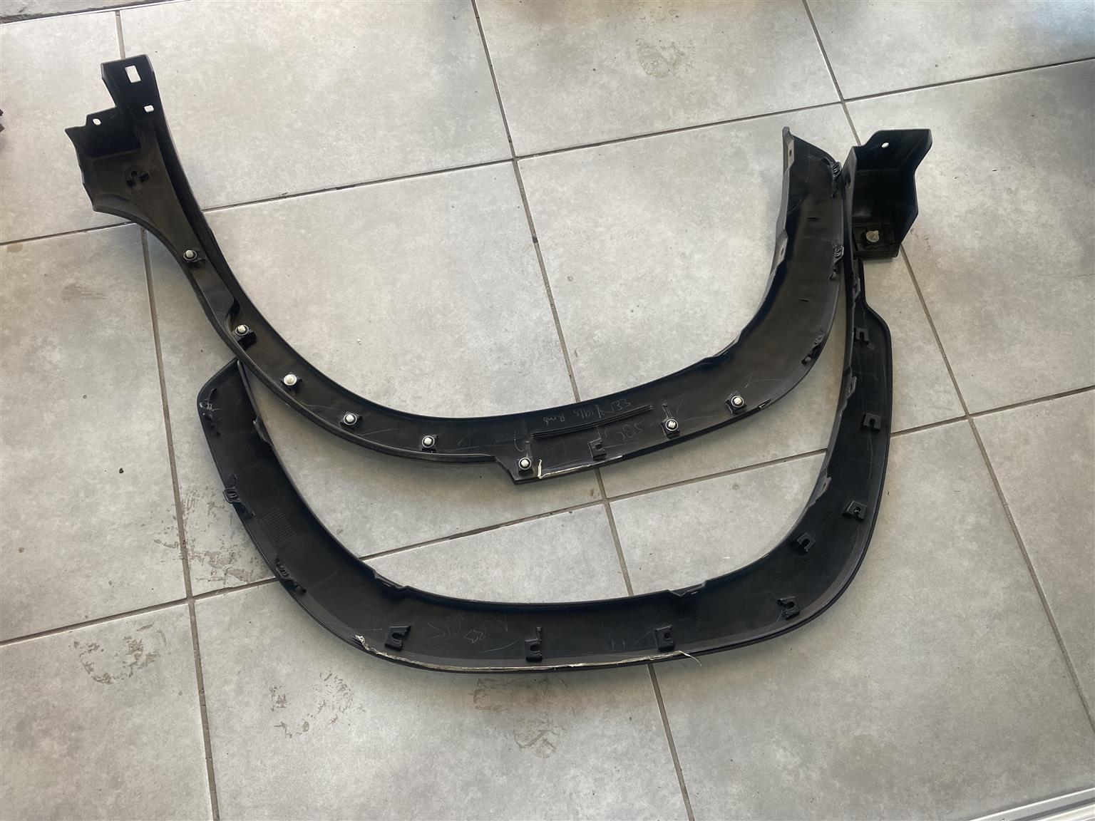 2025 TOYOTA COROLLA CROSS LEFT FRONT AND REAR FENDER ARCH MOULDINGS FOR SALE - Private Seller 2025 TOYOTA COROLLA CROSS LEFT FRONT AND REAR FENDER ARCH MOULDINGS FOR SALE - Private Seller