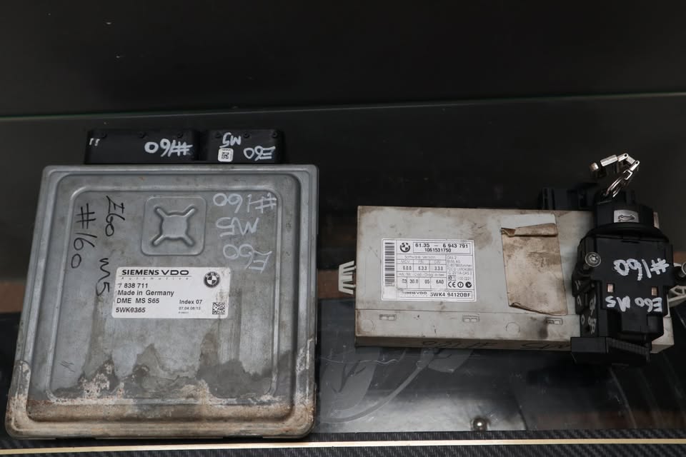 BMW E60 M5 ECU/COMPUTER BOX AND LOCK SET - Private Seller