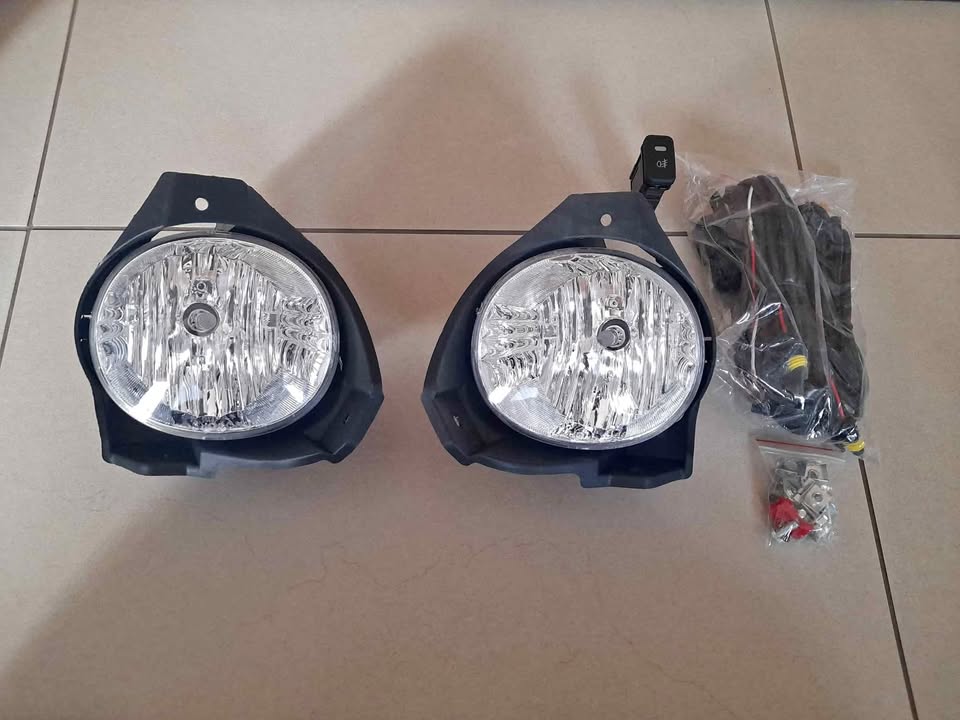 TOYOTA HILUX 2009/12 BRAND NEW FOGLIGHT KITS FORSALE PRICE