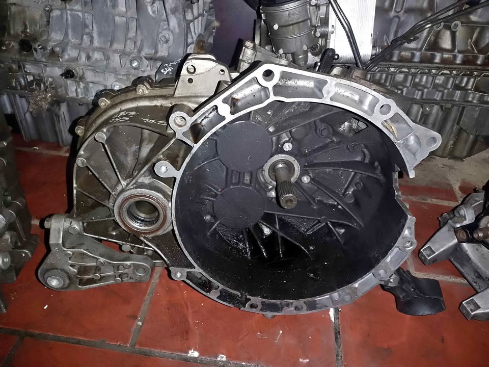 VOLVO S60 2012 MANUAL GEARBOX AVAILABLE DELIVERY AVAILABLE COUNTRY WIDE - Private Seller VOLVO S60 2012 MANUAL GEARBOX AVAILABLE DELIVERY AVAILABLE COUNTRY WIDE - Private Seller
