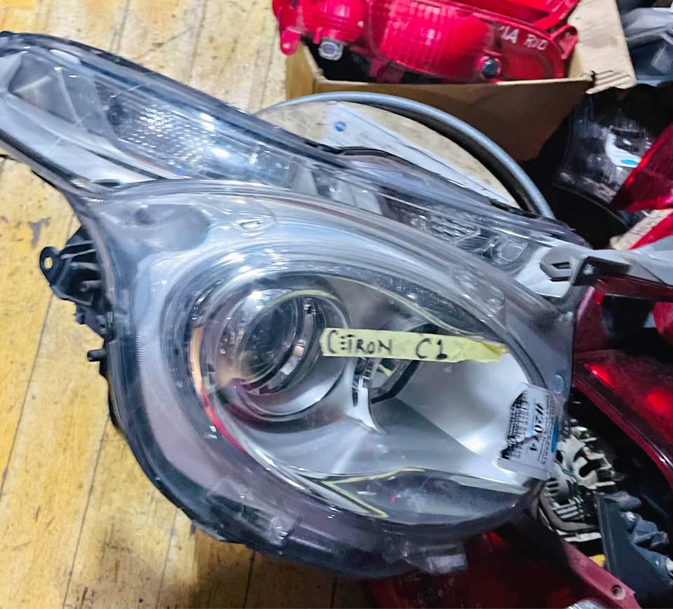 Citroen C1 headlight - Private Seller Citroen C1 headlight - Private Seller