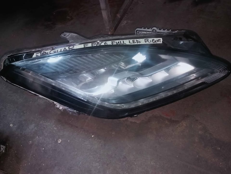 JAGUAR F PACE LEFT RIGHT HEADLIGHT - Private Seller
