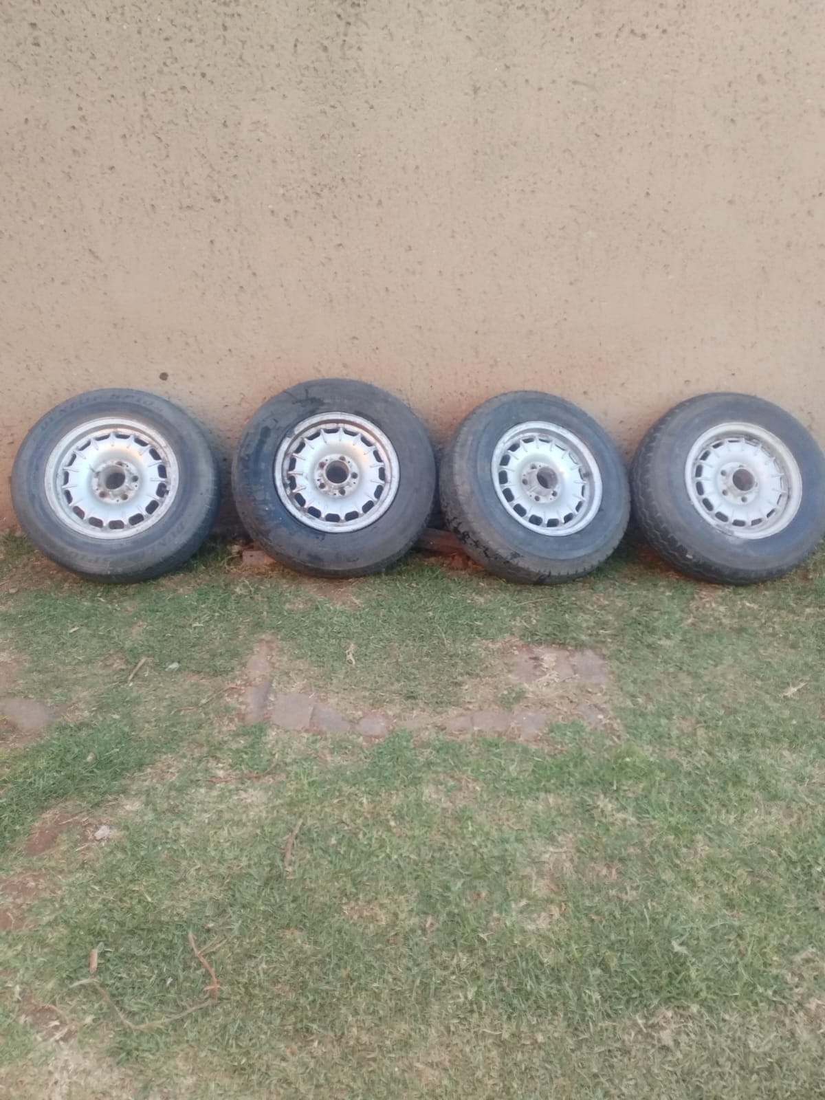 Mercedes Benz Bundt 14Inch Aluminum Rims Factory Original (used) - Private Seller Mercedes Benz Bundt 14Inch Aluminum Rims Factory Original (used) - Private Seller