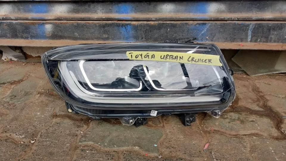 Toyota Urban Cruiser headlight - Private Seller Toyota Urban Cruiser headlight - Private Seller