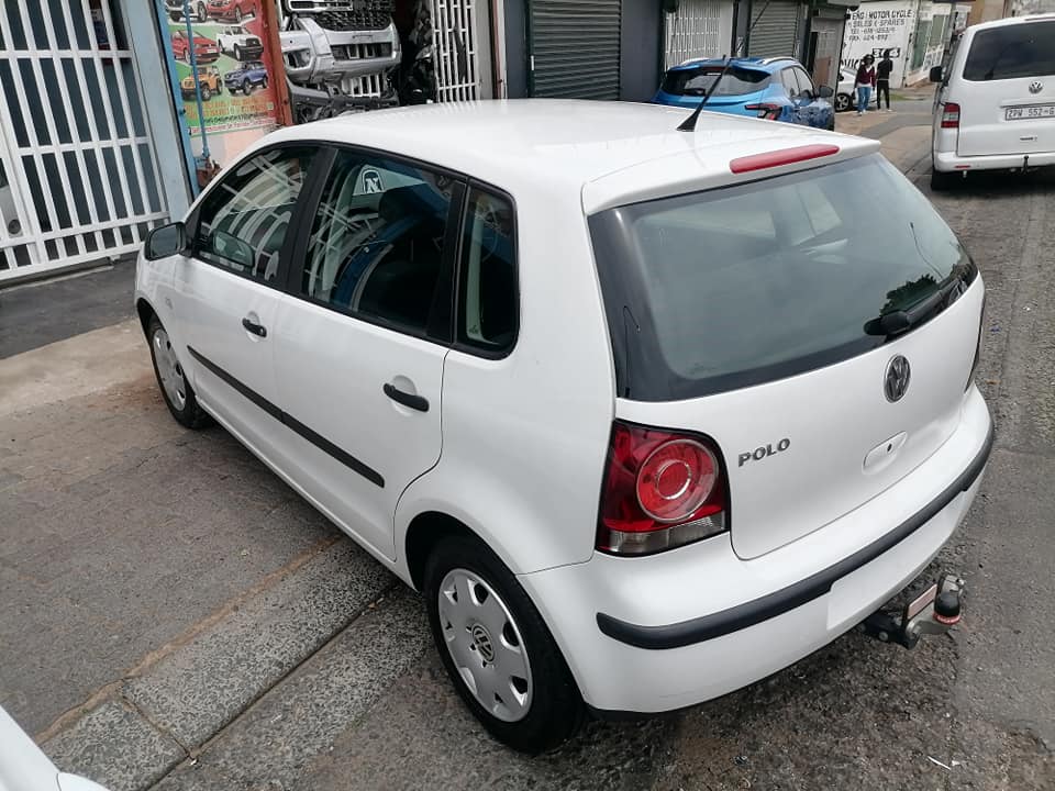 2005 Volkswagen polo Bojwa 1.4 Hatchback Comfortline with a nice interior seat