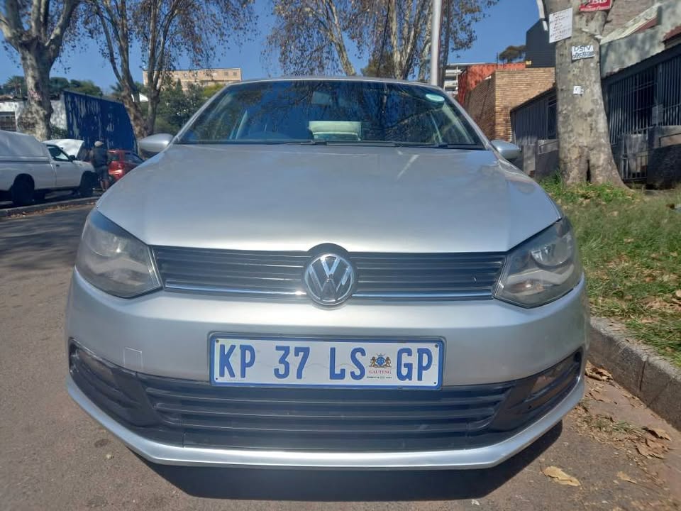 2014 VW Polo 6 Hatchback 1.4 Petrol, Manual, Silver, 75000kms