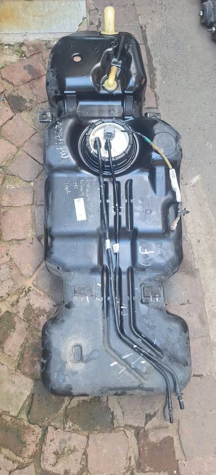 Mahindra scorpio S10 fuel tank available - Private Seller