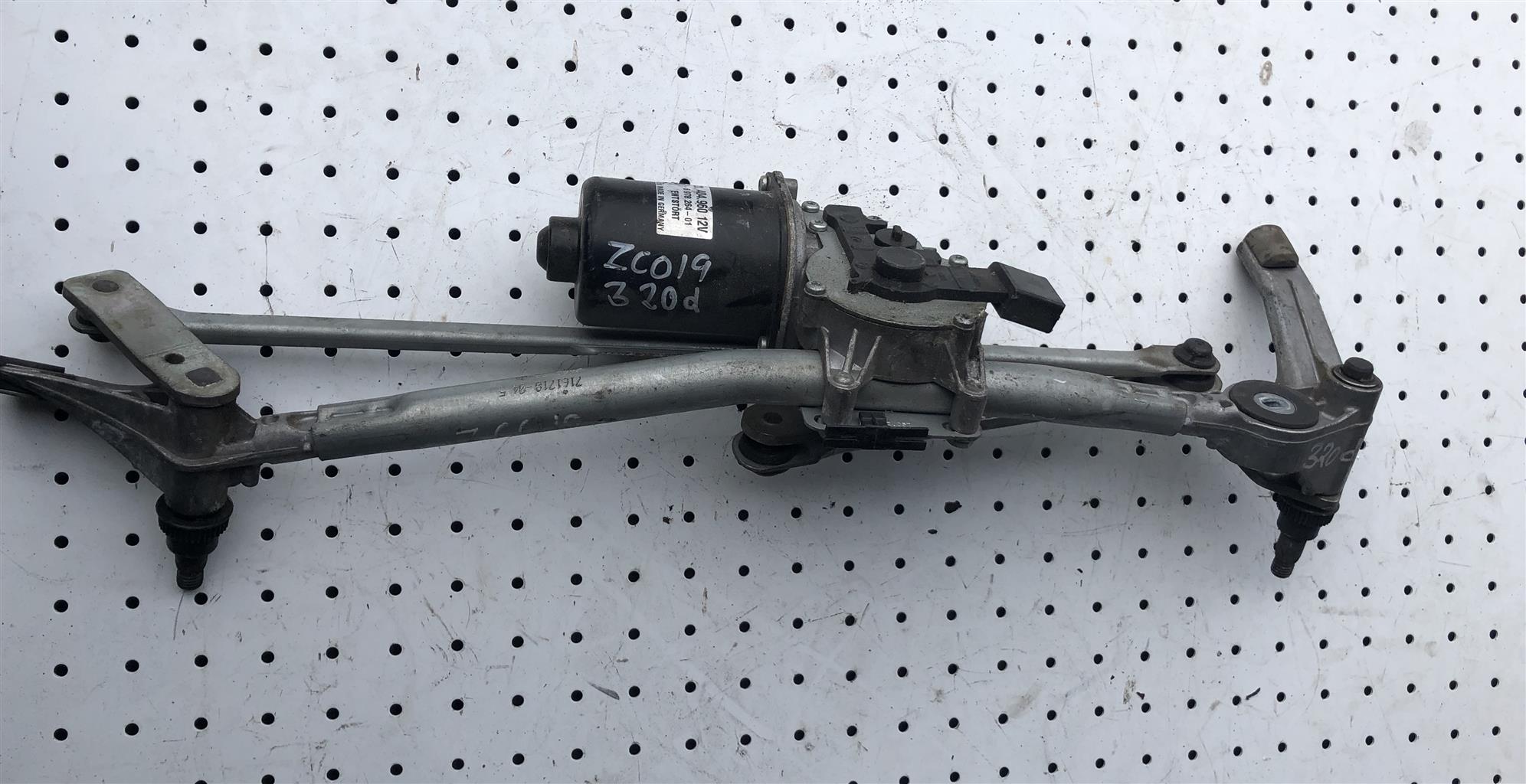 BMW E90 320D WIPER MECHANISM - Private Seller