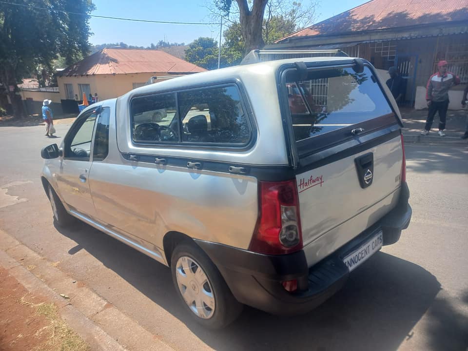 2011 NISSAN NP200 1.6 PETROL, MANUAL, SILVER COLOR, MILEAGE 100000KMS