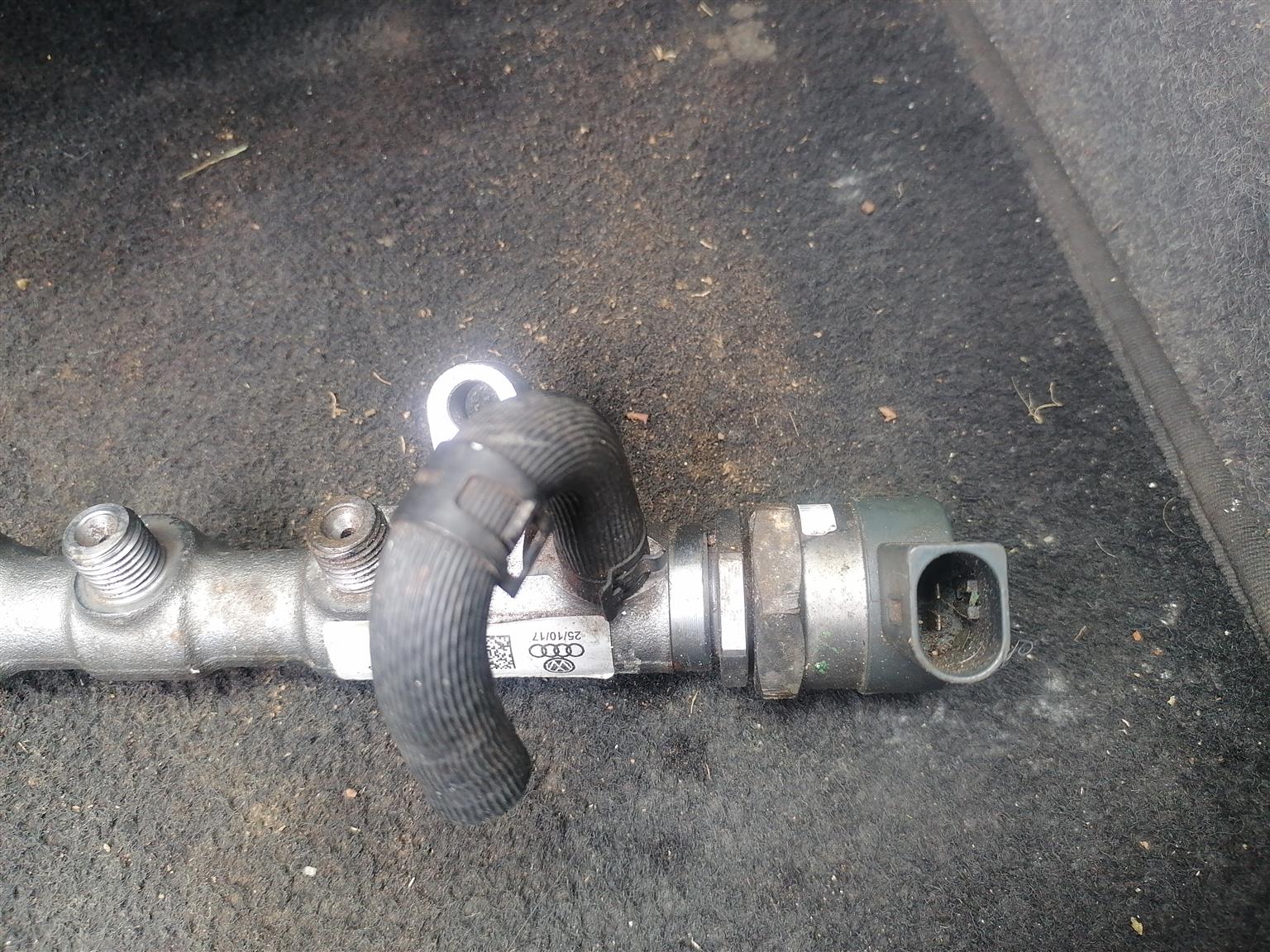 Caddy 2.0 diesel injector rail - Private Seller