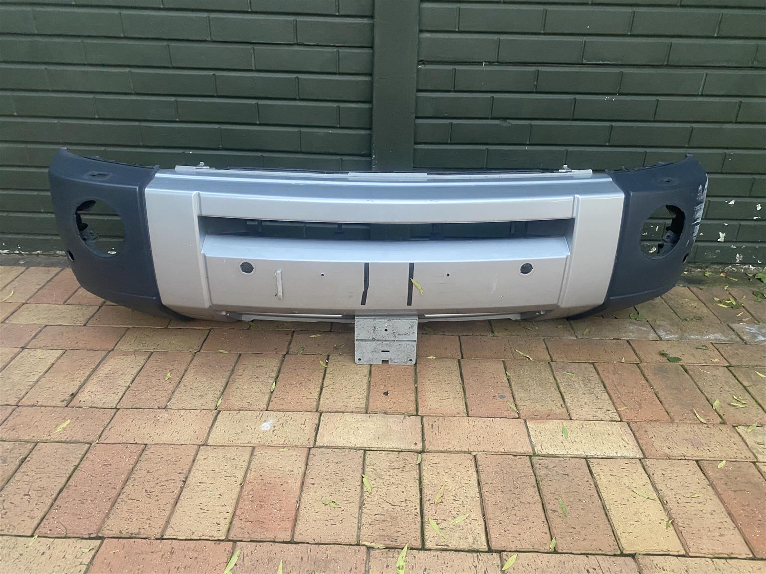 2006 LAND ROVER DISCOVERY 3 FRONT BUMPER FOR SALE. - Private Seller 2006 LAND ROVER DISCOVERY 3 FRONT BUMPER FOR SALE. - Private Seller