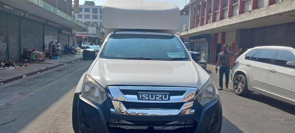 2018 ISUZU KB250 DIESEL, MANUAL TRANSMISSION, SINGLE CAB WITH CANOPY