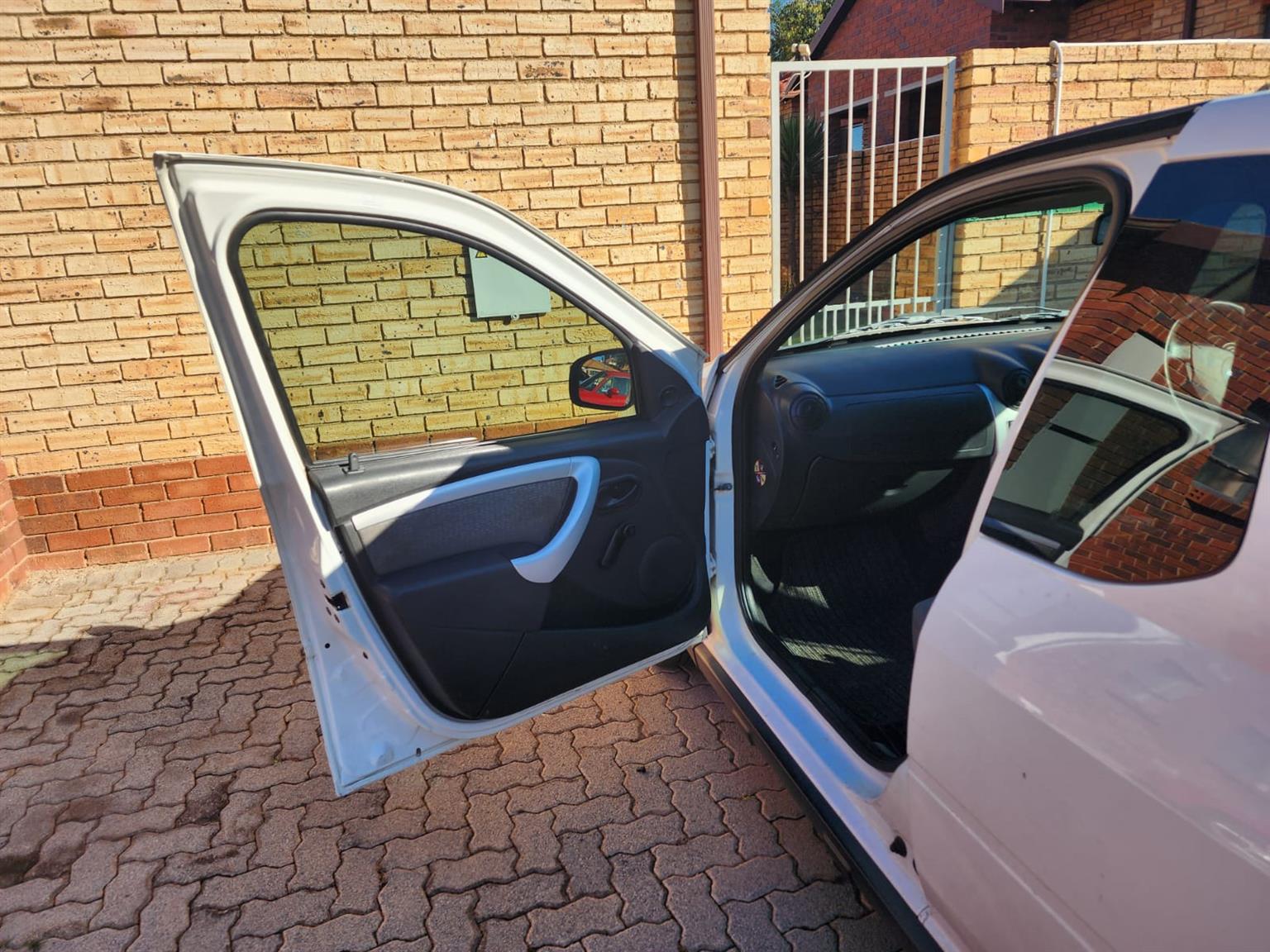 NP 200 1.6 v 2016 mint condition new brakes ,tyres and shocks Junk Mail