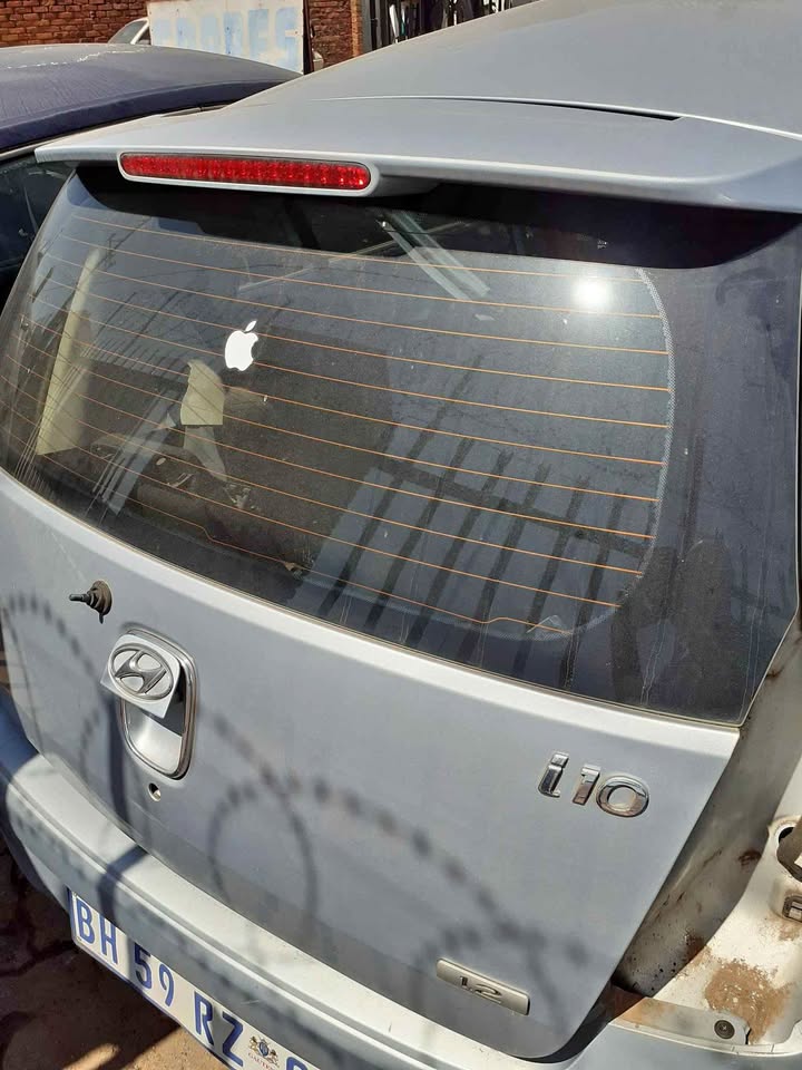 Hyundai i10 1.2 rear tailgate - Private Seller Hyundai i10 1.2 rear tailgate - Private Seller