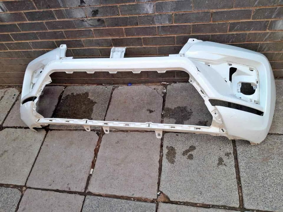 TOYOTA FORTUNER FRONT BUMPER 2022 MODEL - Private Seller TOYOTA FORTUNER FRONT BUMPER 2022 MODEL - Private Seller