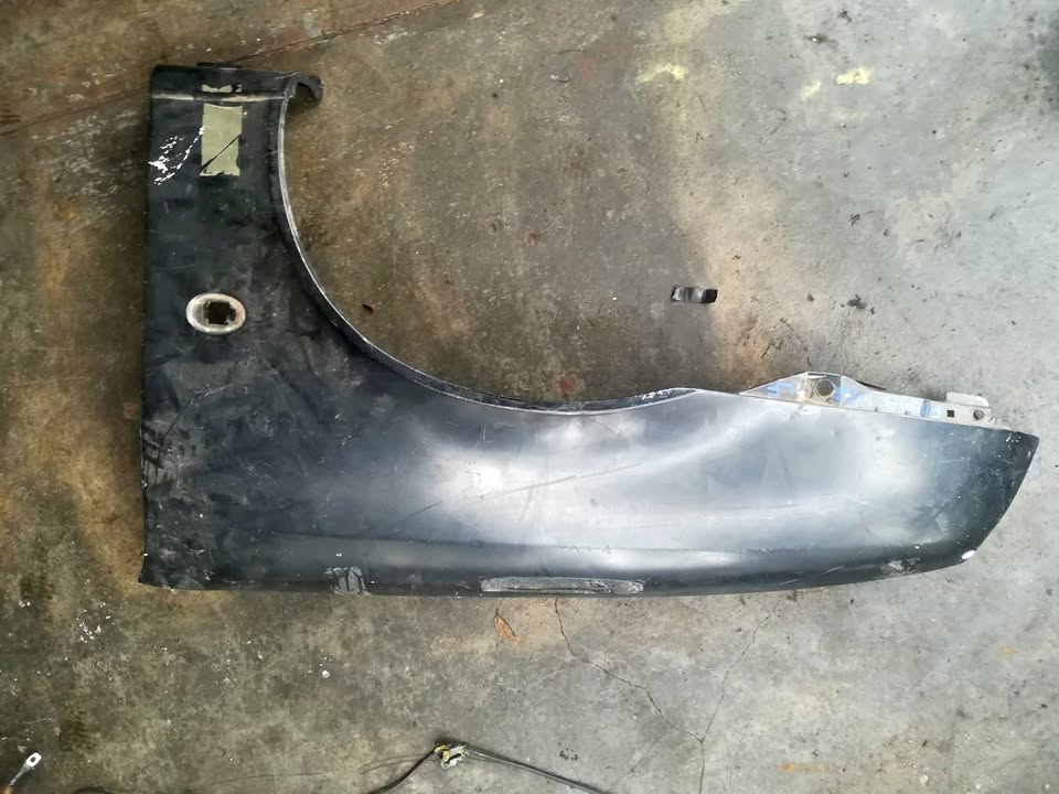 FORD FIESTA MK 2 LEFT FRONT FENDER - Private Seller FORD FIESTA MK 2 LEFT FRONT FENDER - Private Seller