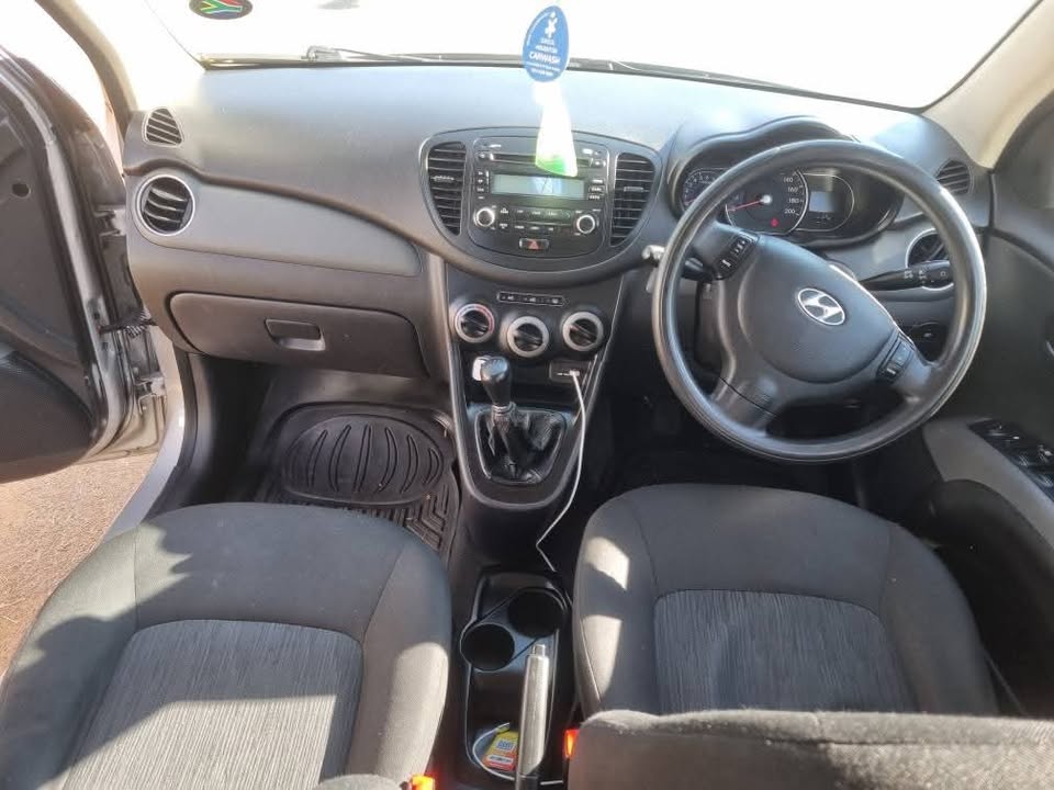 2017 Hyundai i10 1.1GLS Manual  Mechanically Perfect with Clothes Seat