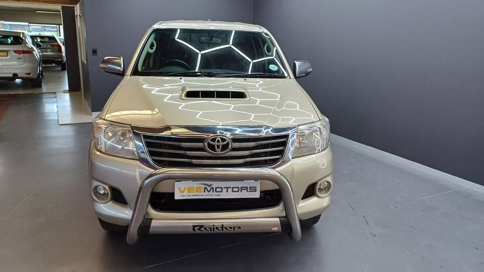2013 Toyota hilux 3.0 d-4d raider 4x4 a/t p/u d/cab