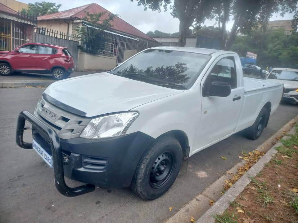 2015 ISUZU KB250 DMAX DIESEL SINGLE CAB Fleetside, Manual, White Color, Mileage 99000kms,