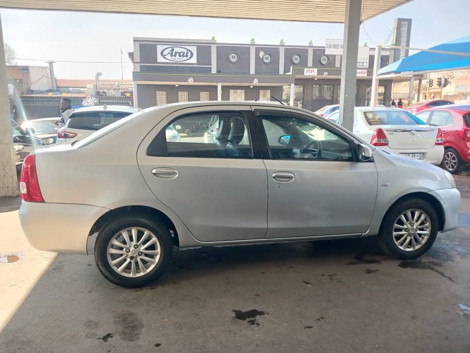 2014 TOYOTA ETIOS 1.5 SEDAN  Transmission: Manual  Mileage: Fueltype: Petrol  Silver
