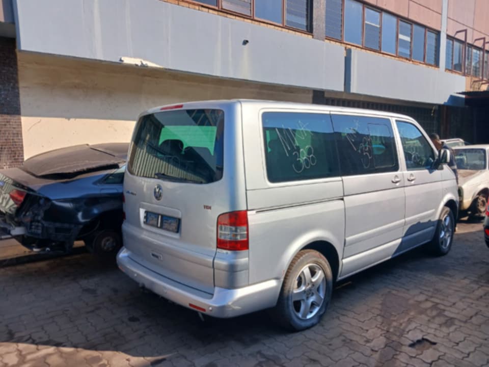 VW T5 2.5 TDI AXE STRIPPING FOR SPARES - Private Seller