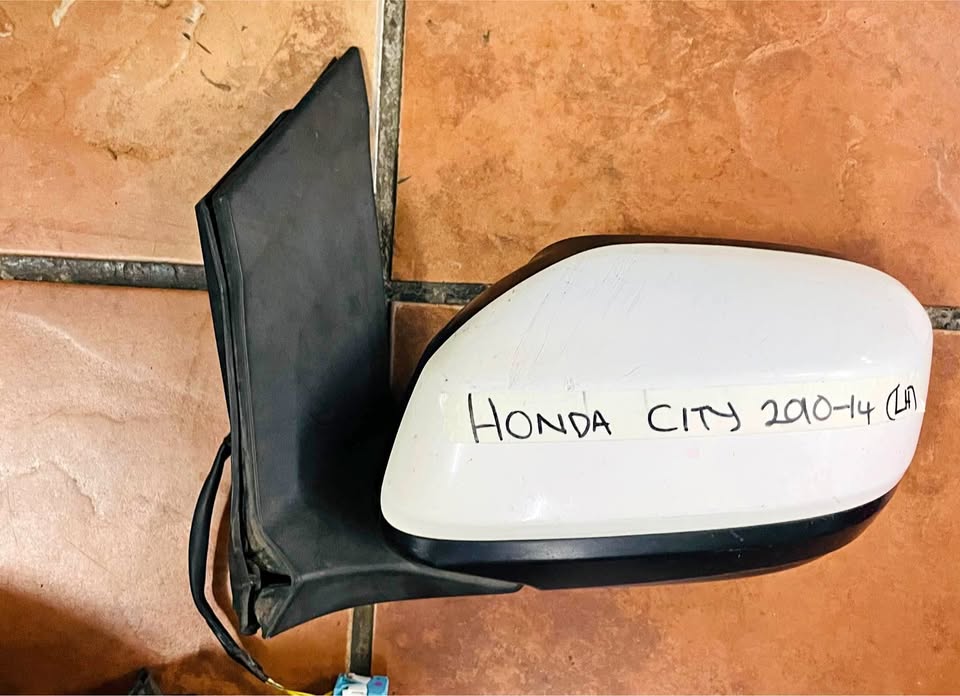Honda City side mirror 2010/14 - Private Seller Honda City side mirror 2010/14 - Private Seller