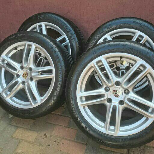 PORSCHE PANAMERA OEM 19IN MAGS & TYRES - Private Seller PORSCHE PANAMERA OEM 19IN MAGS & TYRES - Private Seller