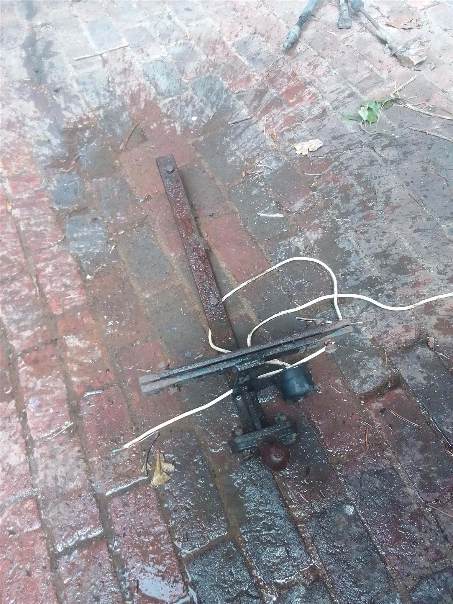 W123 Tow Bar