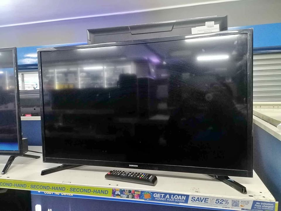 SAMSUNG 32" NON SMART TV