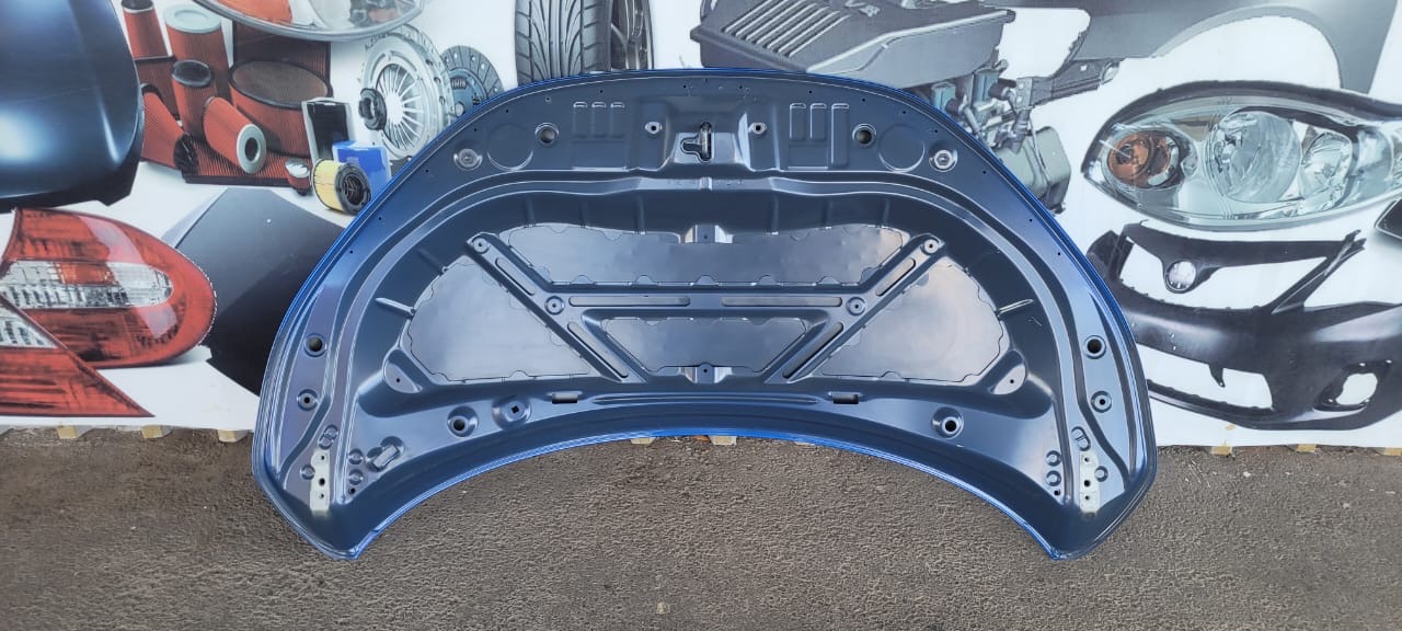 2026 SUZUKI SWIFT BONNET HOOD FOR SALE. IN EXCELLENT CONDITION - Private Seller