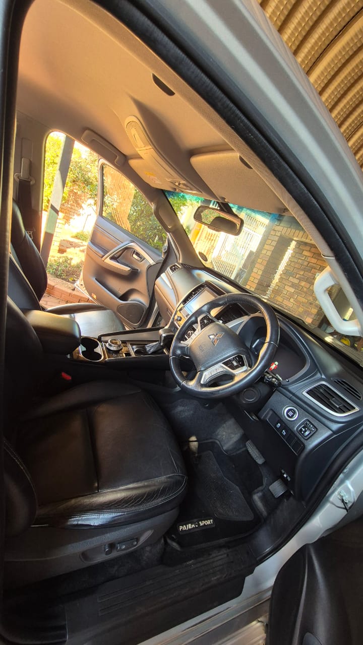 Mitsubishi Pajero sport, 2021 model, with a 2.4 Diesel engine.