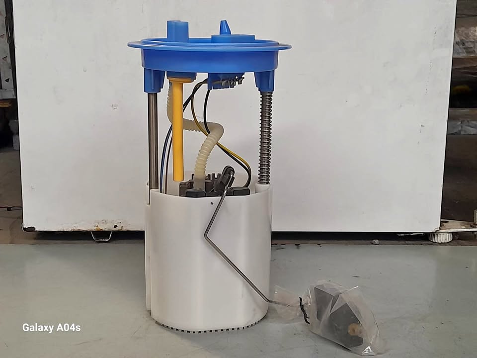 VW GOLF 5, JETTA & AUDI B7 2.0L FUEL PUMP FOR SALE - Private Seller VW GOLF 5, JETTA & AUDI B7 2.0L FUEL PUMP FOR SALE - Private Seller