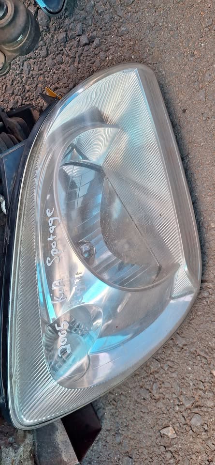 Kia sportage headlight available - Private Seller Kia sportage headlight available - Private Seller