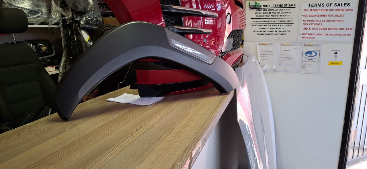 2021 TOYOTA HILUX REVO RIGHT FRONT WHEEL ARCH - Private Seller 2021 TOYOTA HILUX REVO RIGHT FRONT WHEEL ARCH - Private Seller