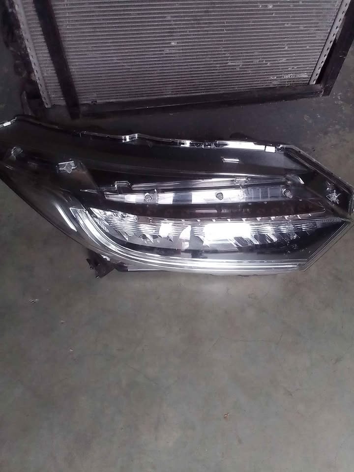 Honda VEZEL headlights used - Private Seller Honda VEZEL headlights used - Private Seller