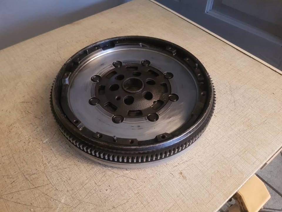 VW OR AUDI A3 TDI DUEL MASS FLYWHEEL FORSALE - Private Seller VW OR AUDI A3 TDI DUEL MASS FLYWHEEL FORSALE - Private Seller
