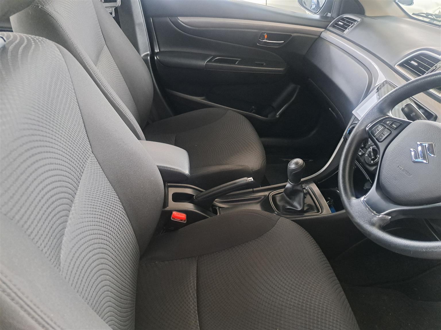 SUZUKI  1.5 SEDAN