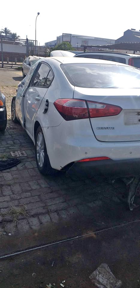 2016 Kia Ceranto Stripping - Private Seller 2016 Kia Ceranto Stripping - Private Seller