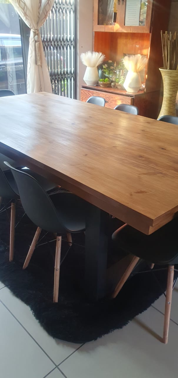 Patio table Chunky Cottage Elegant series 2300 Stained Junk Mail