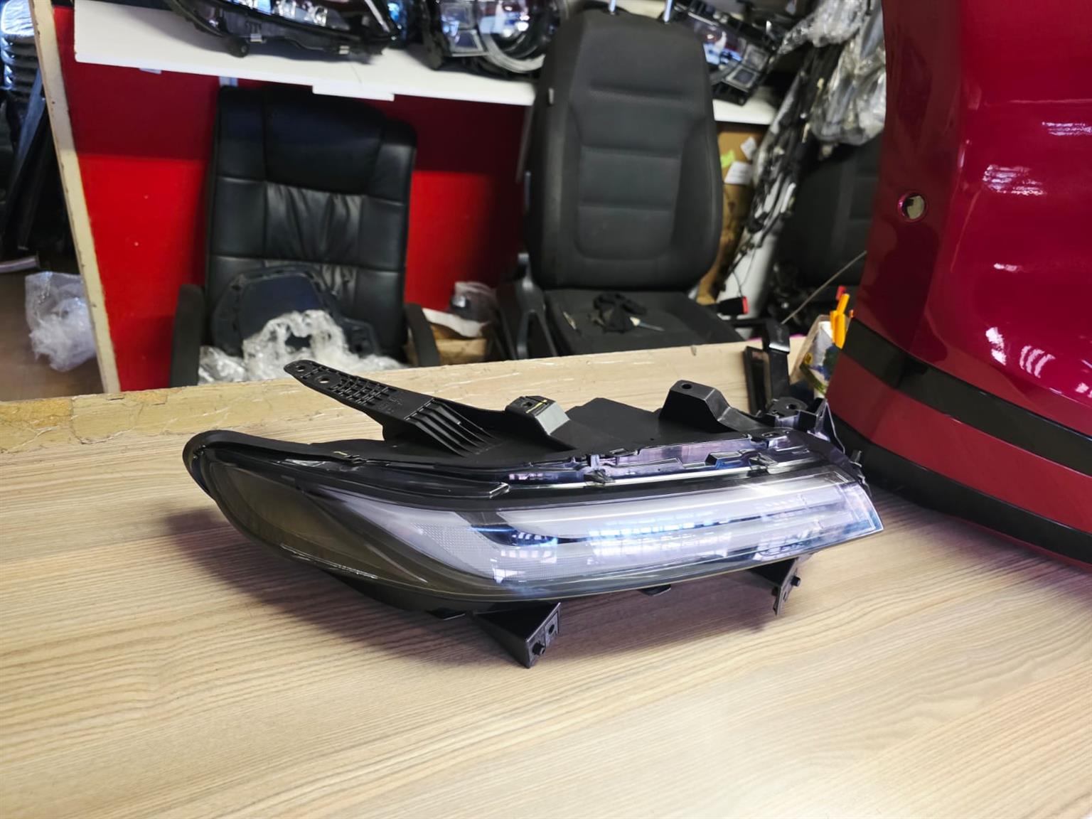 2025 TOYOTA STARLET CROSS UPPER HEADLIGHT RIGHT SIDE IN IMMACULATE CONDITION - Private Seller 2025 TOYOTA STARLET CROSS UPPER HEADLIGHT RIGHT SIDE IN IMMACULATE CONDITION - Private Seller