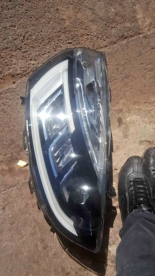 RENAULT CLIO 4 LED RIGHT HEADLIGHT - Private Seller RENAULT CLIO 4 LED RIGHT HEADLIGHT - Private Seller